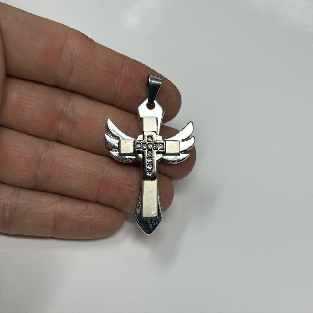 Stainless steel cross pendant
